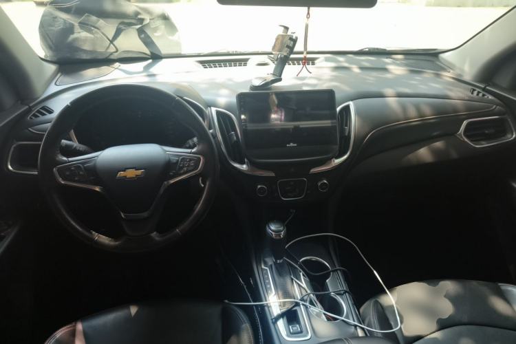 Used Chevrolet Equinox 2019 535T Automatic Chijie Edition China VI Center Console
