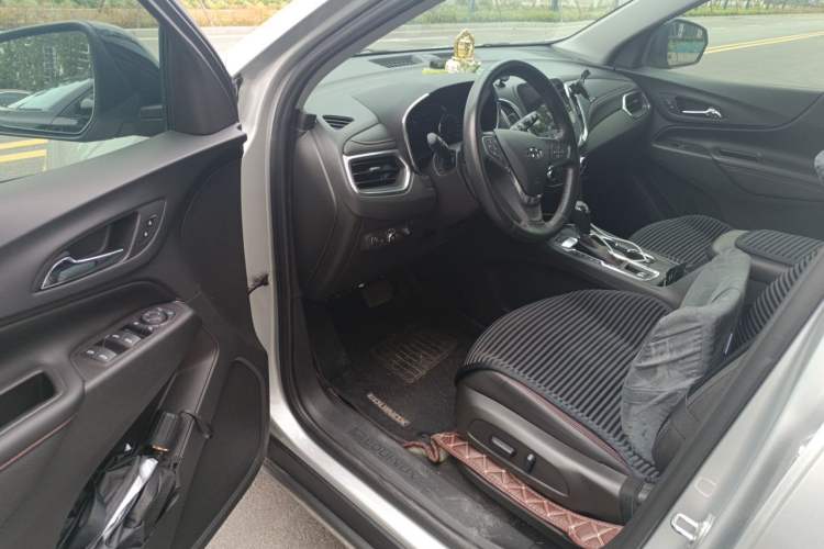 Used Chevrolet Equinox 2019 Redline 550T Automatic All-Wheel-Drive RS Model China VI Standard Driver Seat