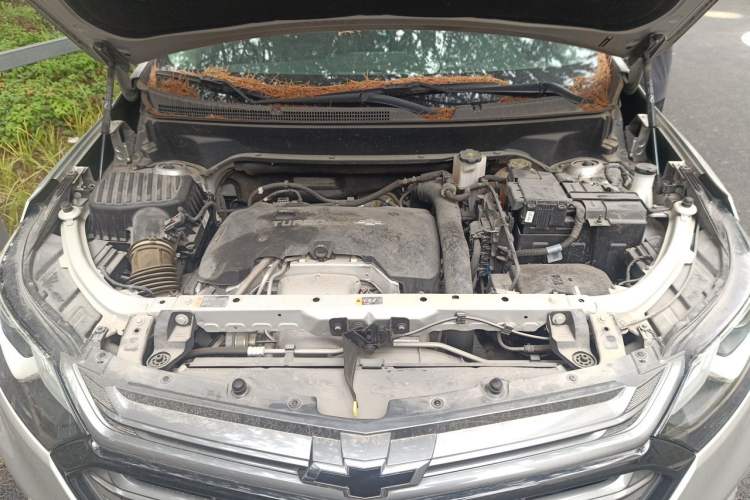 Used Chevrolet Equinox 2019 Redline 550T Automatic All-Wheel-Drive Trailblazer RS China VI Standard Engine Bay