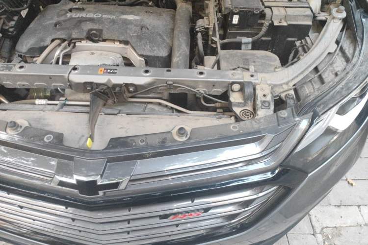 Used Chevrolet Equinox 2019 Redline 550T Automatic All-Wheel-Drive RS Model China VI Standard Engine Bay Left