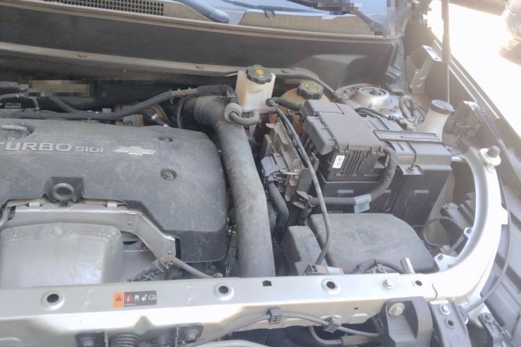 Used Chevrolet Equinox 2019 Redline 550T Automatic All-Wheel-Drive RS Model China V Standard Engine Bay Left