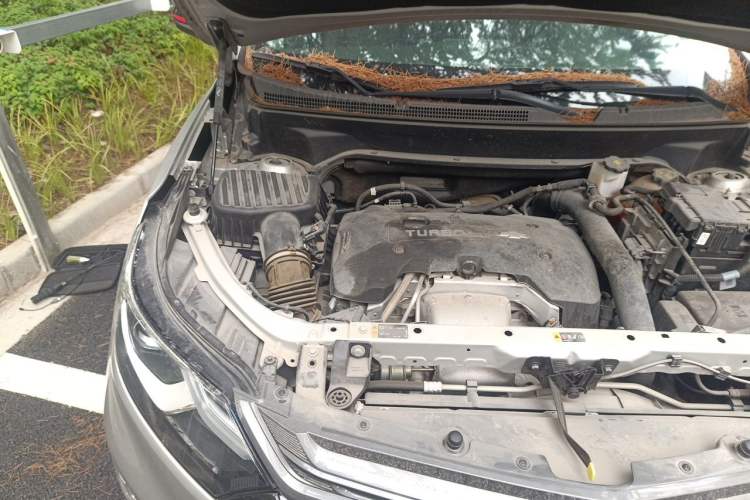Used Chevrolet Equinox 2019 Redline 550T Automatic All-Wheel-Drive Trailblazer RS China VI Standard Engine Bay Right