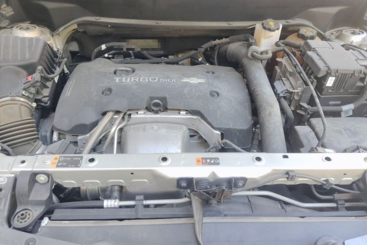 Used Chevrolet Equinox 2019 Redline 550T Automatic All-Wheel-Drive RS Model China V Standard Engine Bay