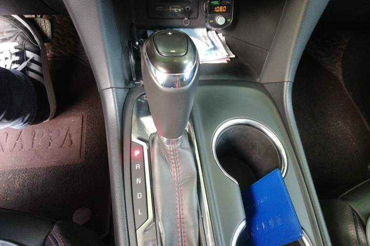 Used Chevrolet Equinox 2019 Redline 550T Automatic All-Wheel-Drive RS Model China VI Standard Gear Lever