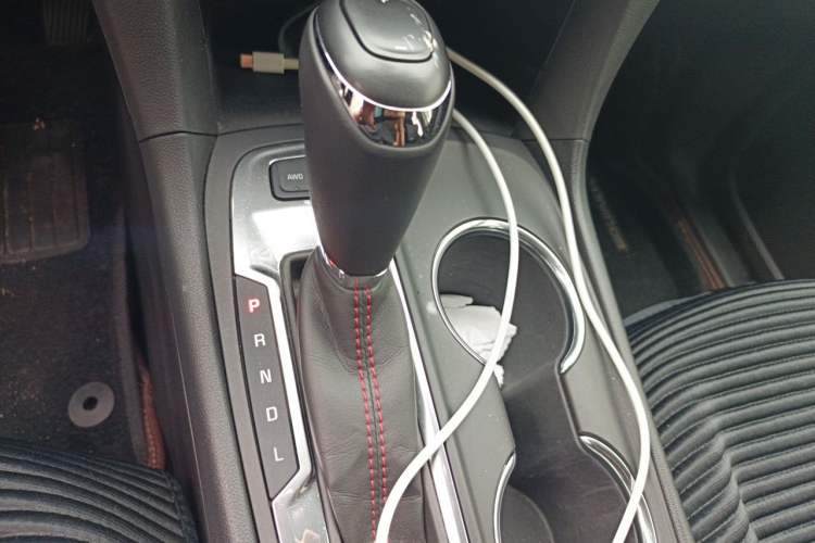 Used Chevrolet Equinox 2019 Redline 550T Automatic All-Wheel-Drive RS Model China VI Standard Gear Lever