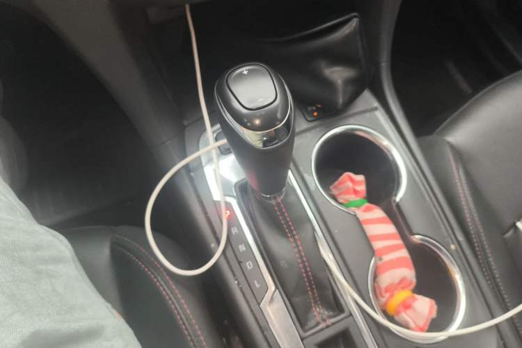 Used Chevrolet Equinox 2019 Redline 550T Automatic All-Wheel-Drive Trailblazer RS China VI Standard Gear Lever