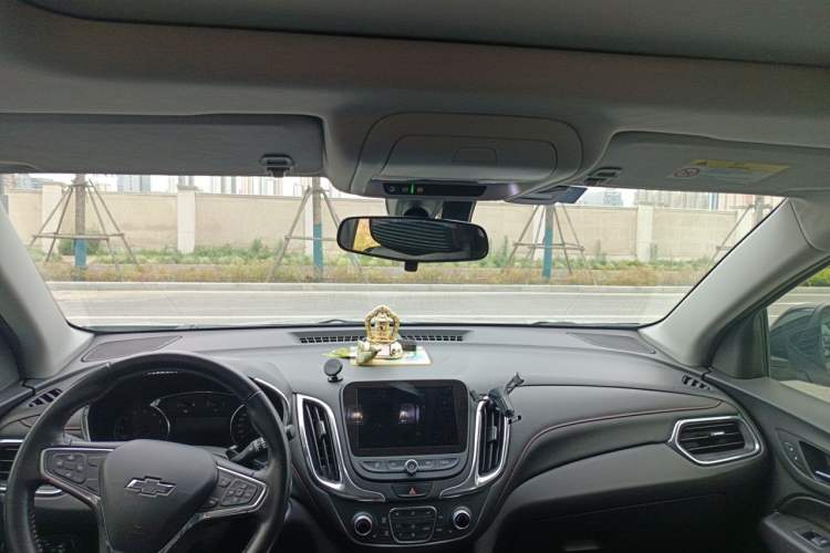 Used Chevrolet Equinox 2019 Redline 550T Automatic All-Wheel-Drive RS Model China VI Standard Headliner
