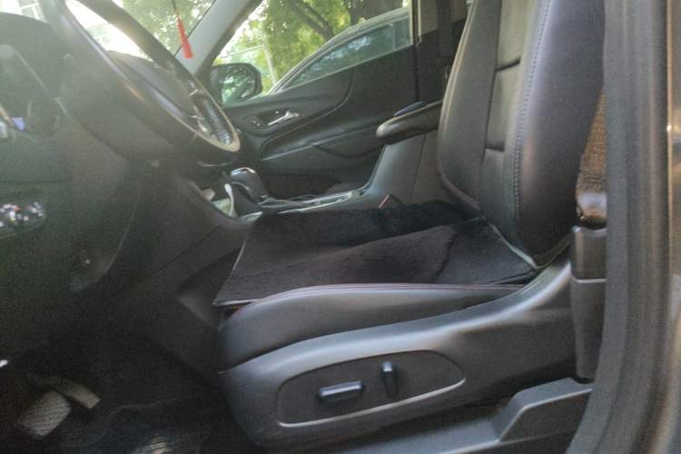 Used Chevrolet Equinox 2019 Redline 550T Automatic All-Wheel-Drive RS Model China VI Standard Left Front Seat