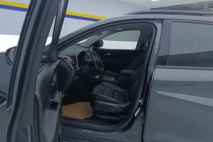 Used Chevrolet Equinox 2019 535T Automatic Chijie Edition China VI Left Front Seat