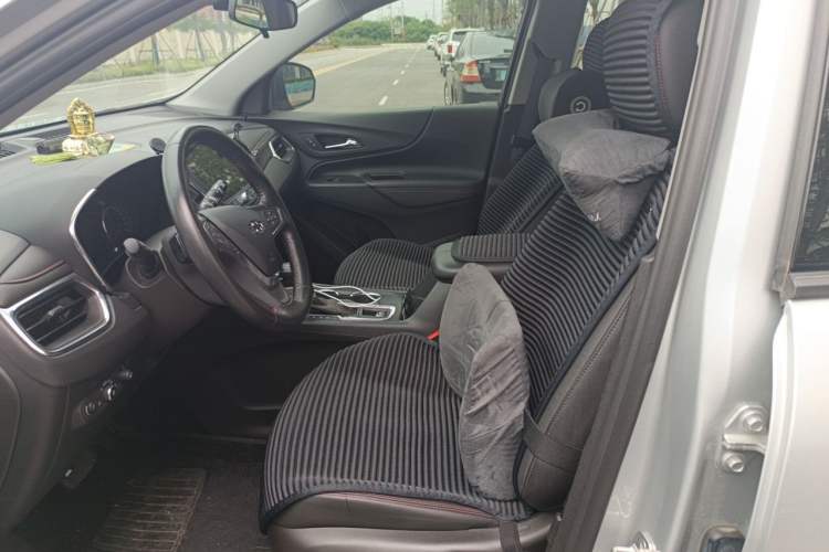 Used Chevrolet Equinox 2019 Redline 550T Automatic All-Wheel-Drive RS Model China VI Standard Left Front Seat