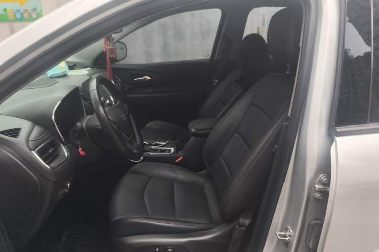 Used Chevrolet Equinox 2019 Redline 550T Automatic All-Wheel-Drive Trailblazer RS China VI Standard Left Front Seat