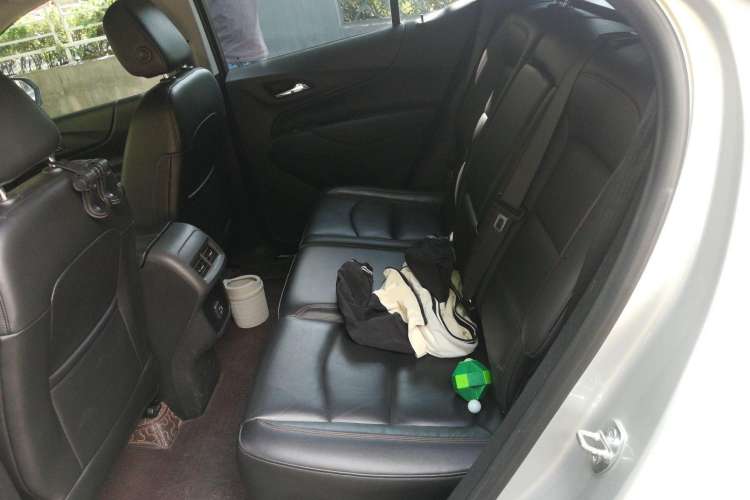 Used Chevrolet Equinox 2019 Redline 550T Automatic All-Wheel-Drive RS Model China VI Standard Left Rear Seat