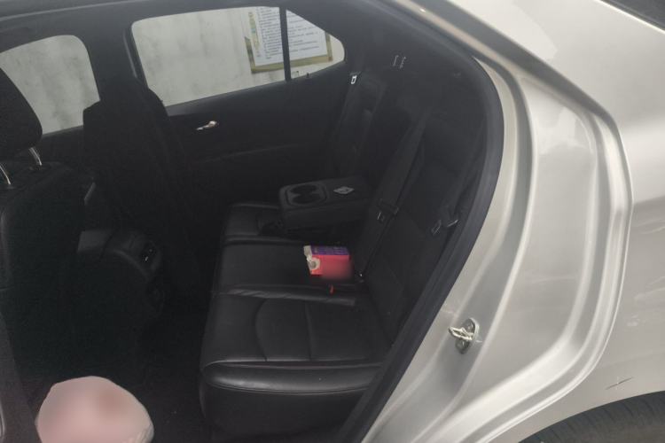 Used Chevrolet Equinox 2019 Redline 550T Automatic All-Wheel-Drive Trailblazer RS China VI Standard Left Rear Seat
