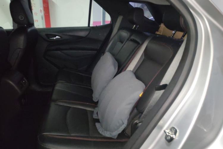 Used Chevrolet Equinox 2019 Redline 550T Automatic All-Wheel-Drive RS Model China VI Standard Left Rear Seat