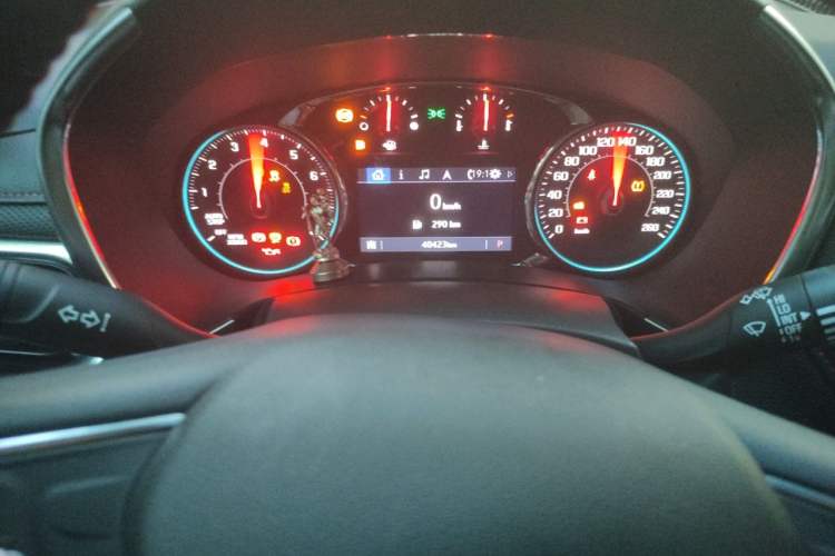 Used Chevrolet Equinox 2019 Redline 550T Automatic All-Wheel-Drive RS Model China VI Standard Odometer Close Up