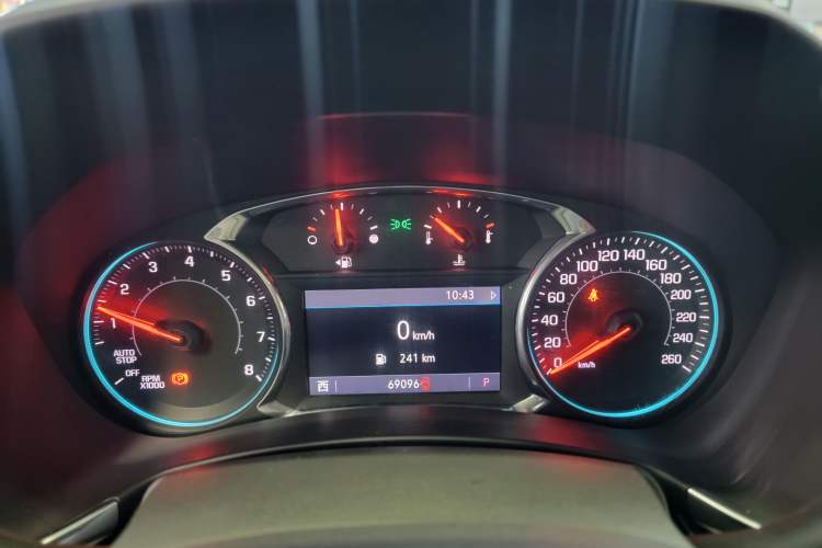 Used Chevrolet Equinox 2019 Redline 550T Automatic All-Wheel-Drive RS Model China V Standard Odometer Close Up