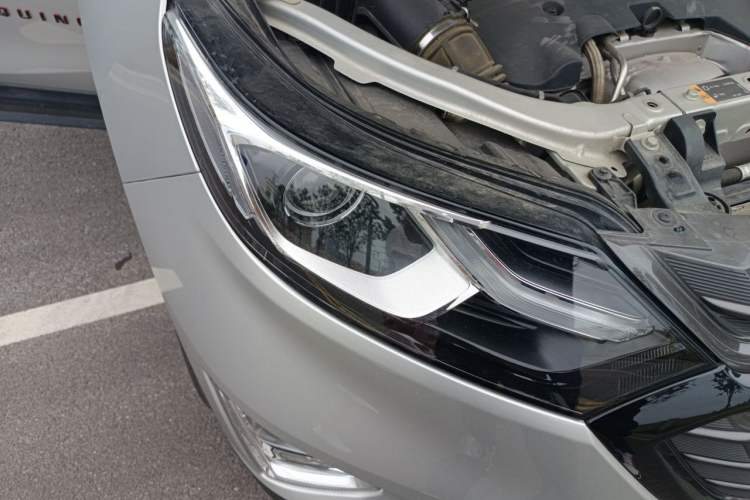 Used Chevrolet Equinox 2019 Redline 550T Automatic All-Wheel-Drive RS Model China VI Standard Right Front Headlight