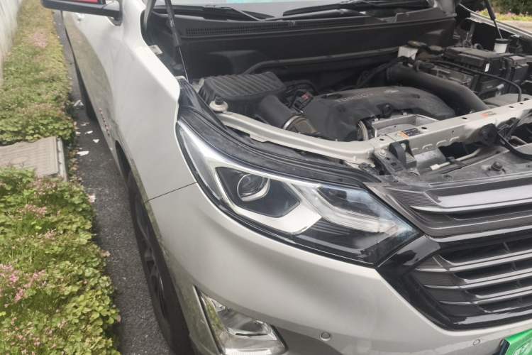 Used Chevrolet Equinox 2019 Redline 550T Automatic All-Wheel-Drive Trailblazer RS China VI Standard Right Front Headlight