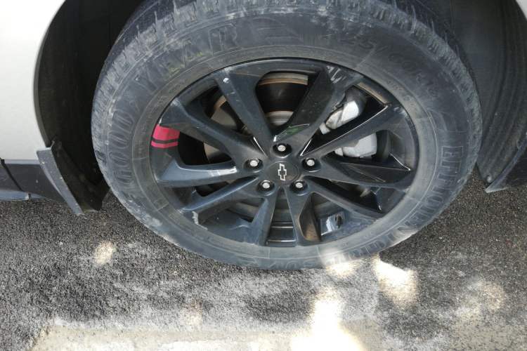Used Chevrolet Equinox 2019 Redline 550T Automatic All-Wheel-Drive RS Model China VI Standard Right Front Wheel Hub