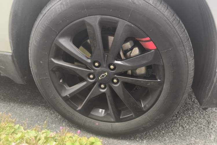 Used Chevrolet Equinox 2019 Redline 550T Automatic All-Wheel-Drive Trailblazer RS China VI Standard Right Front Wheel Hub