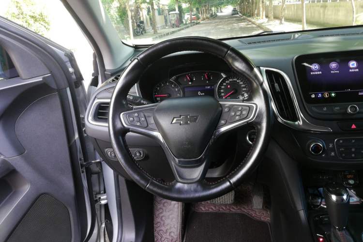 Used Chevrolet Equinox 2019 Redline 550T Automatic All-Wheel-Drive RS Model China VI Standard Steering Wheel