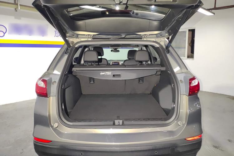 Used Chevrolet Equinox 2019 535T Automatic YuJie Edition China VI Trunk