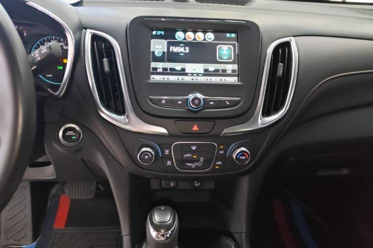 Used Chevrolet Equinox 2019 535T Automatic Chijie Edition China VI Audio And AC Panel