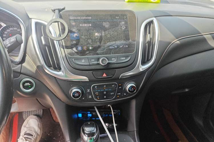 Used Chevrolet Equinox 2019 535T Automatic YuJie Edition China V Standard Audio And AC Panel