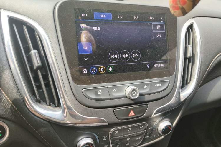 Used Chevrolet Equinox 2019 535T Automatic YuJie Edition China V Standard Audio And AC Panel