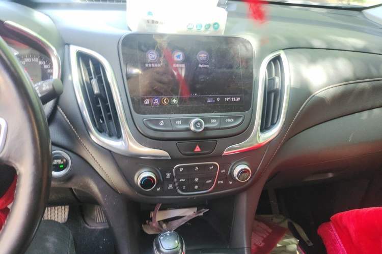 Used Chevrolet Equinox 2019 535T Automatic YuJie Edition China V Standard Audio And AC Panel