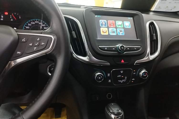 Used Chevrolet Equinox 2019 535T Automatic Chijie Edition China VI Audio And AC Panel