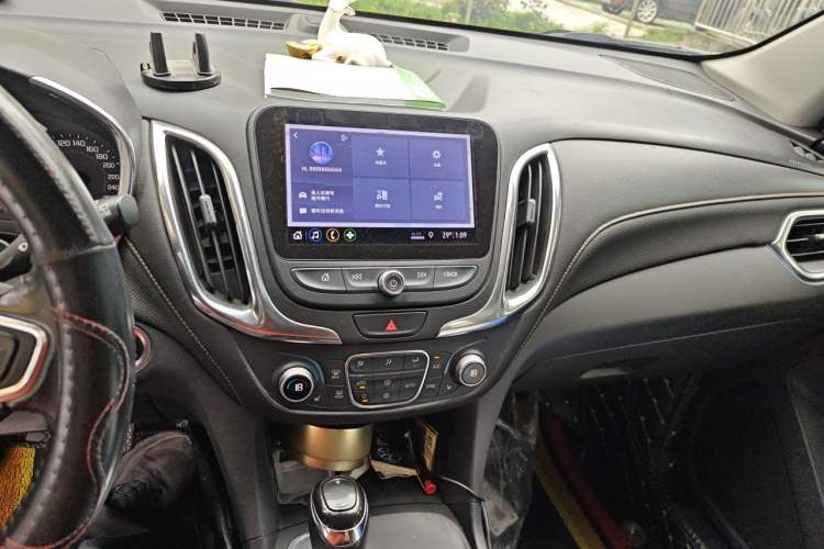 Used Chevrolet Equinox 2019 535T Automatic YuJie Edition China VI Audio And AC Panel