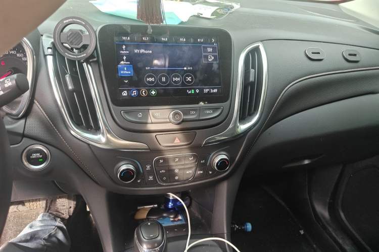Used Chevrolet Equinox 2019 535T Automatic YuJie Edition China V Standard Audio And AC Panel