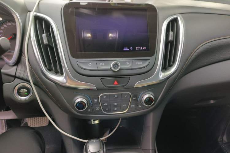 Used Chevrolet Equinox 2019 535T Automatic YuJie Edition China V Standard Audio And AC Panel
