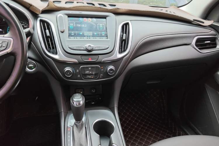 Used Chevrolet Equinox 2019 535T Automatic Chijie Edition China VI Audio And AC Panel