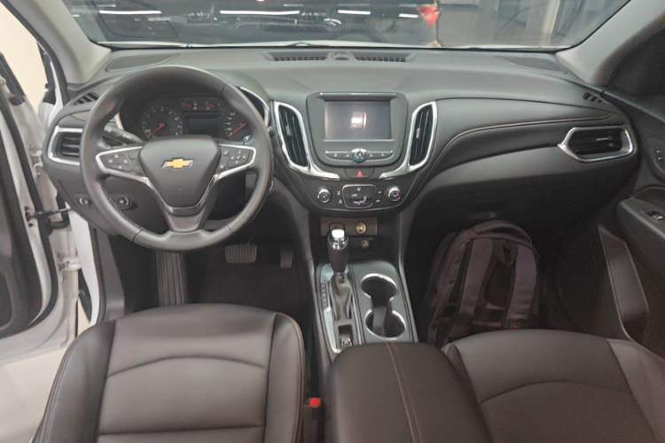 Used Chevrolet Equinox 2019 535T Automatic Chijie Edition China VI Center Console