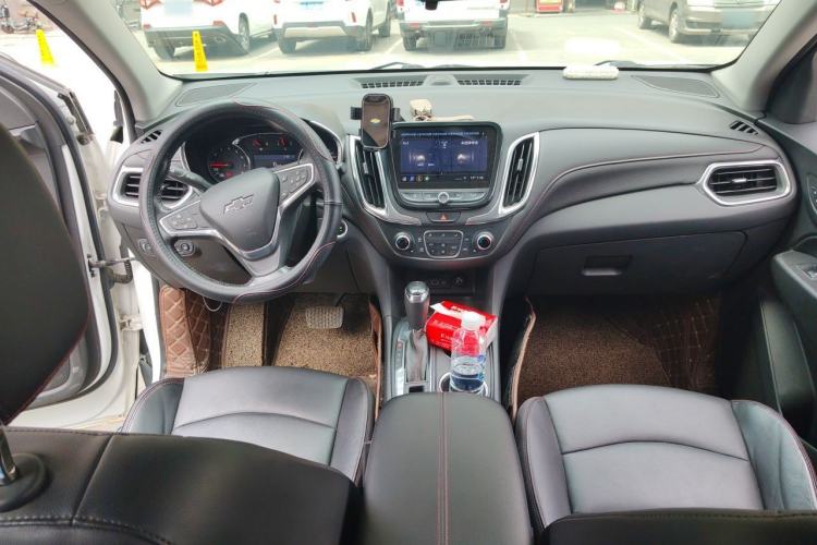 Used Chevrolet Equinox 2019 Redline 550T Automatic All-Wheel-Drive RS Model China VI Standard Center Console