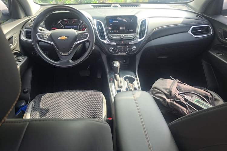 Used Chevrolet Equinox 2019 535T Automatic YuJie Edition China VI Center Console