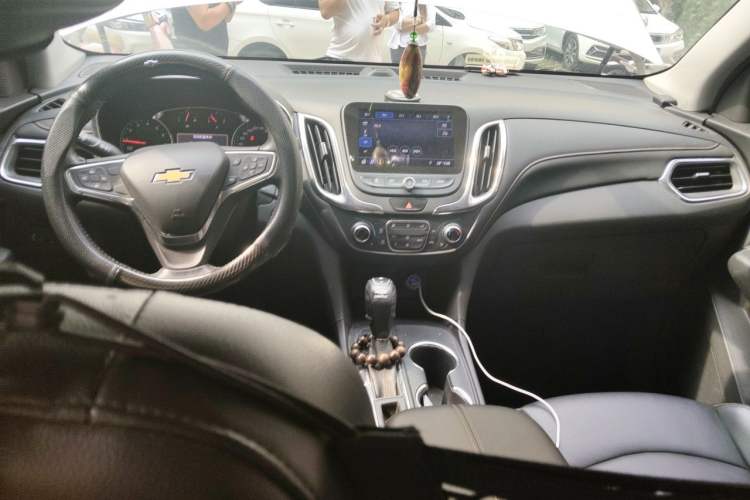 Used Chevrolet Equinox 2019 535T Automatic YuJie Edition China V Standard Center Console