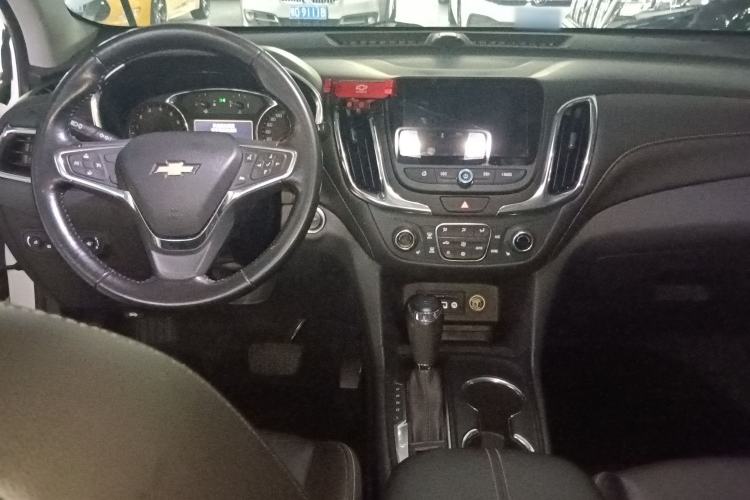 Used Chevrolet Equinox 2019 535T Automatic YuJie Edition China VI Center Console