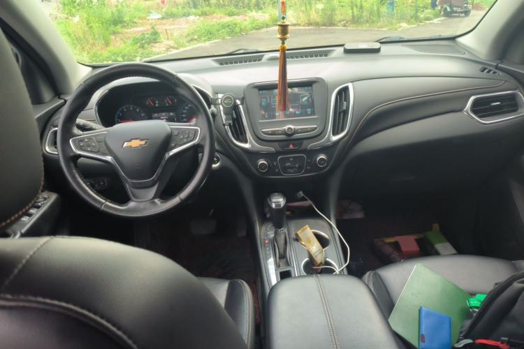 Used Chevrolet Equinox 2019 535T Automatic Chijie Edition China VI Center Console