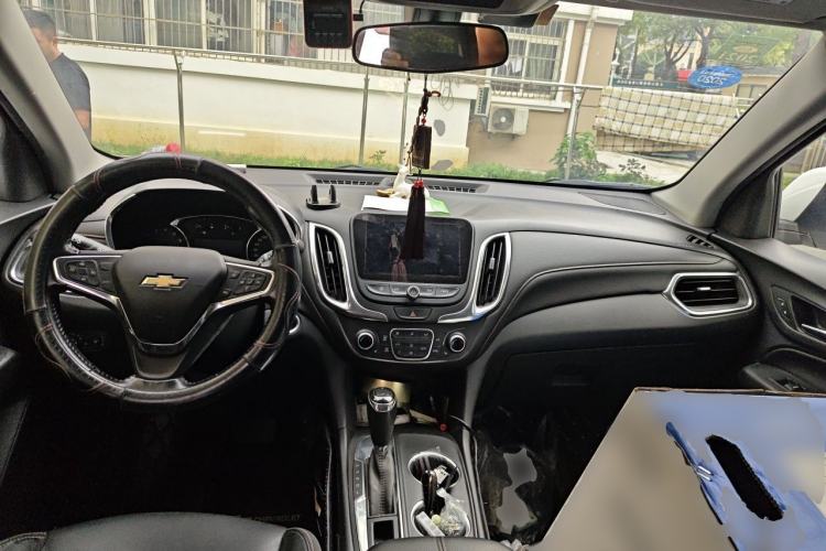 Used Chevrolet Equinox 2019 535T Automatic YuJie Edition China VI Center Console