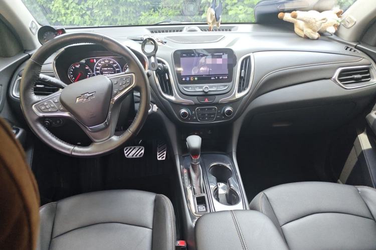Used Chevrolet Equinox 2019 535T Automatic YuJie Edition China VI Center Console