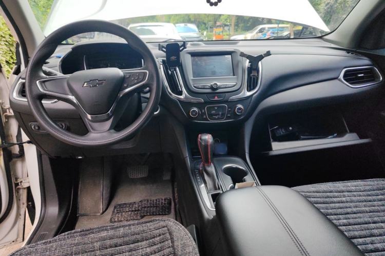 Used Chevrolet Equinox 2019 535T Automatic Lingjie Edition China V Standard Center Console