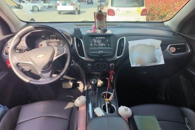 Used Chevrolet Equinox 2019 535T Automatic Chijie Edition China VI Center Console