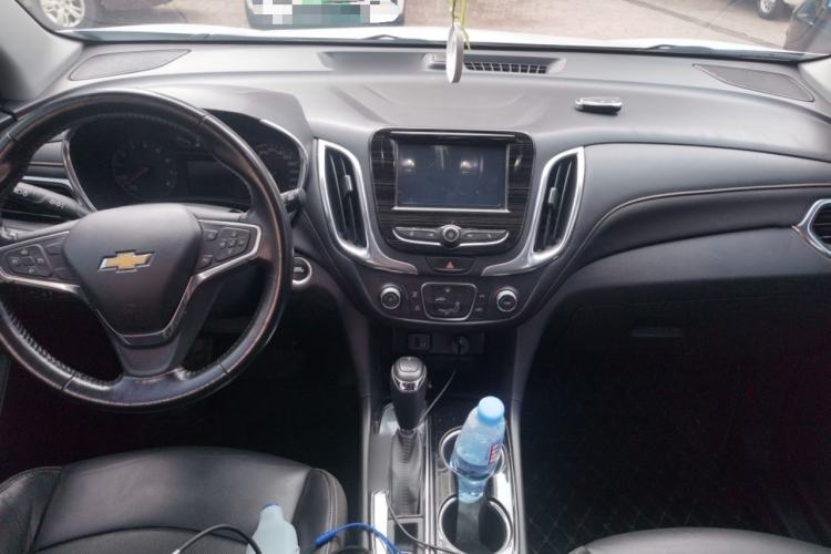 Used Chevrolet Equinox 2019 535T Automatic Chijie Edition China V Standard Center Console
