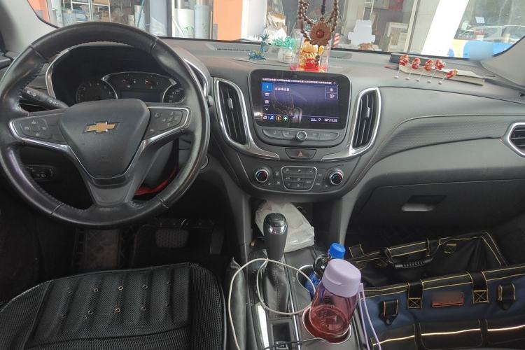 Used Chevrolet Equinox 2019 535T Automatic YuJie Edition China V Standard Center Console