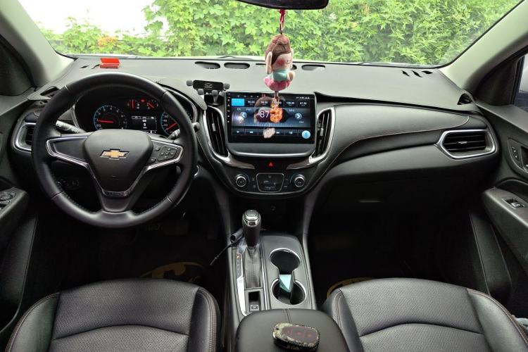 Used Chevrolet Equinox 2019 535T Automatic Lingjie Edition China VI Standard Center Console