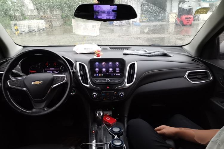 Used Chevrolet Equinox 2019 535T Automatic YuJie Edition China V Standard Center Console