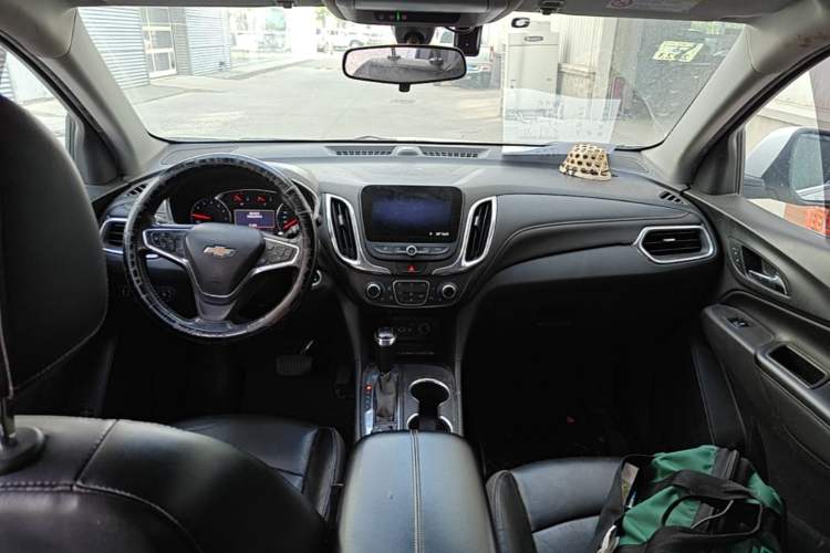 Used Chevrolet Equinox 2019 535T Automatic YuJie Edition China VI Center Console